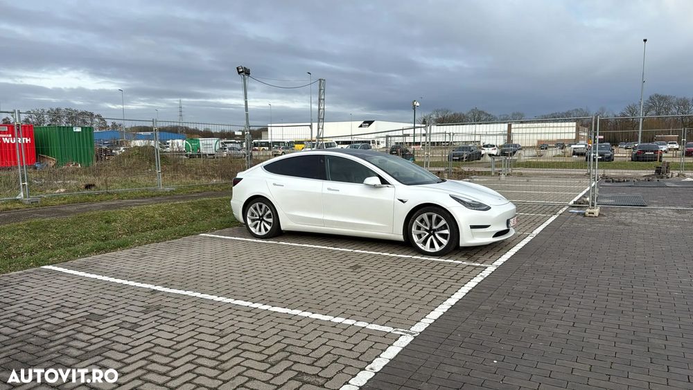 Tesla Model 3 - 2