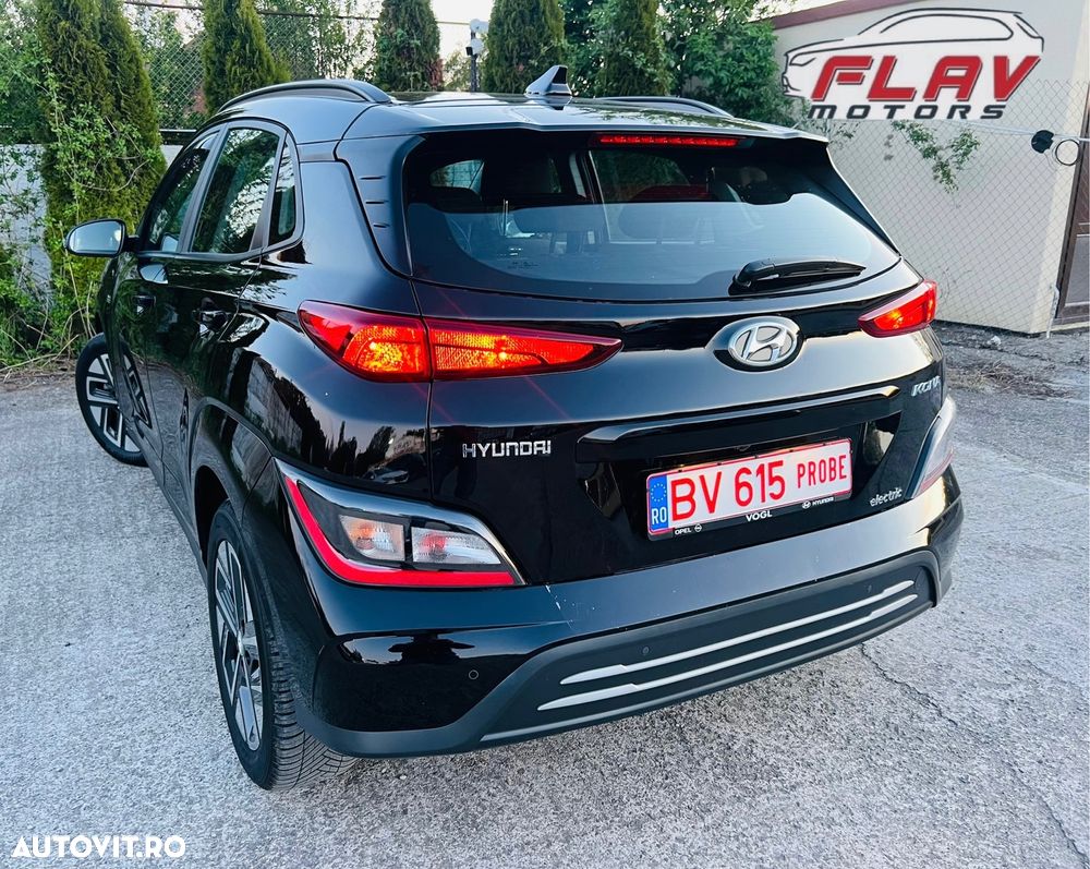 Hyundai KONA Select - 4