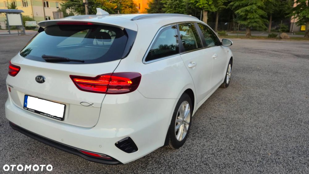 Kia Ceed - 16