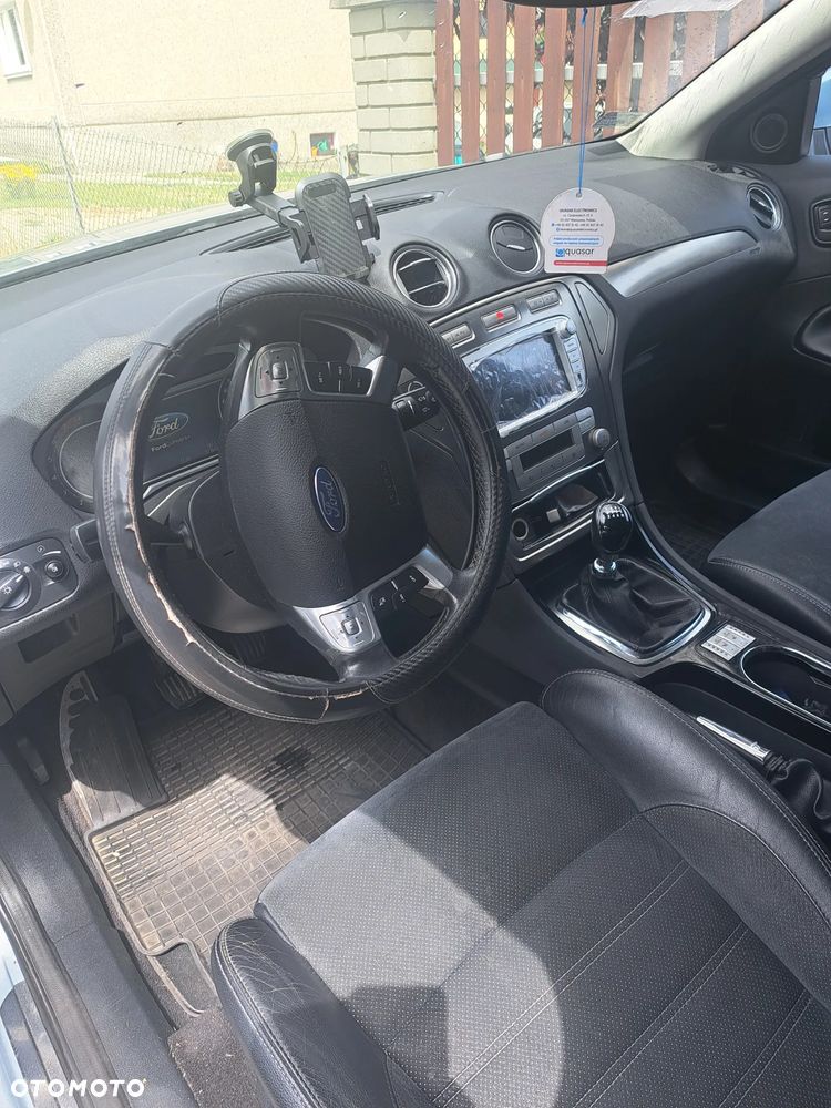 Ford Mondeo - 12