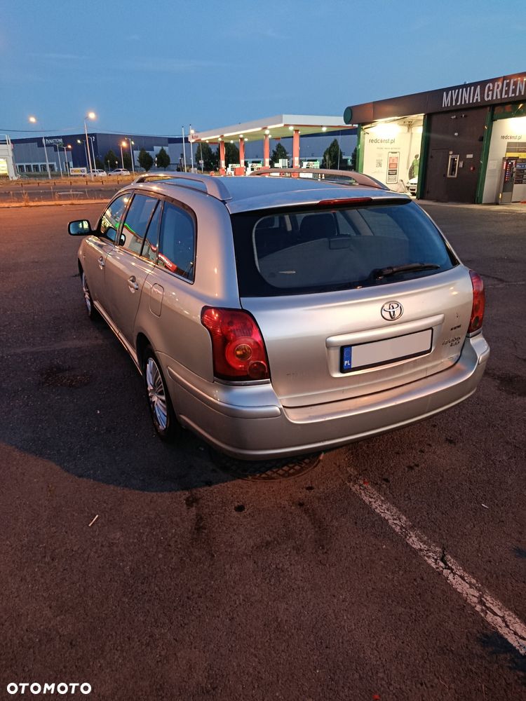Toyota Avensis - 4