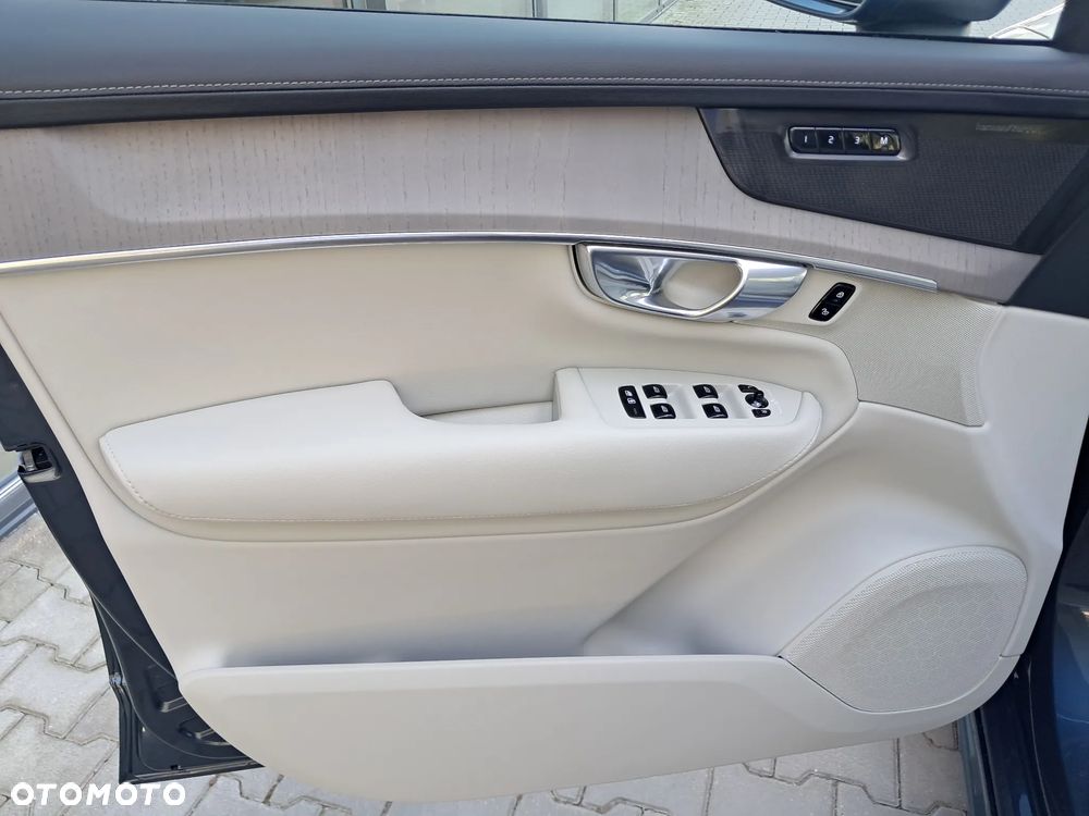 Volvo XC 90 T8 AWD Plug-In Hybrid Ultra Bright 7os - 15
