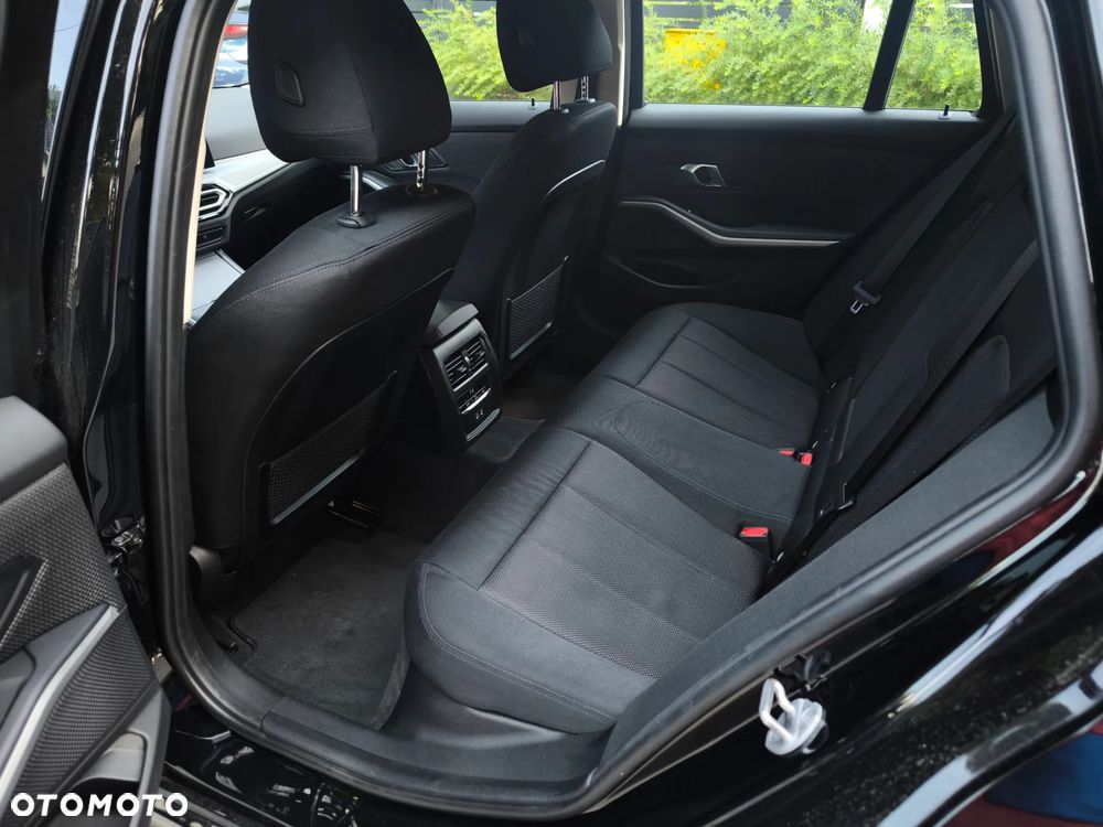 BMW Seria 3 - 22