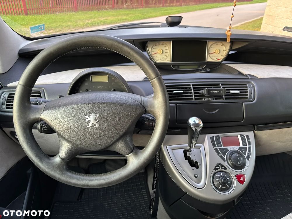 Peugeot 807 HDi 170 Bi-Turbo Automatik Platinum Pullmann - 36