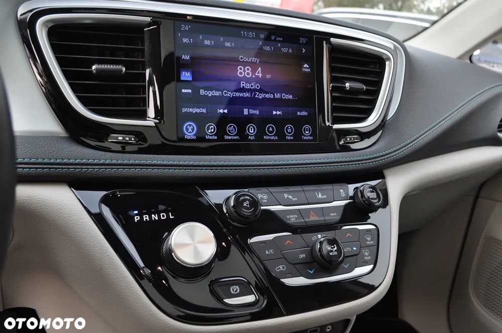 Chrysler Pacifica - 37