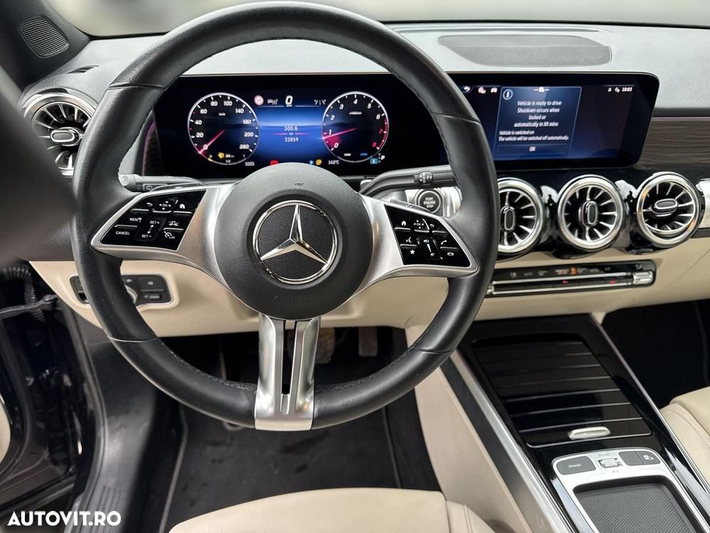 Mercedes-Benz GLB - 11