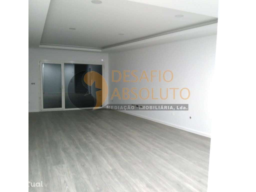 Moradia Geminada T3 c/ Pérgula. Fernão Ferro - Grande imagem: 4/16