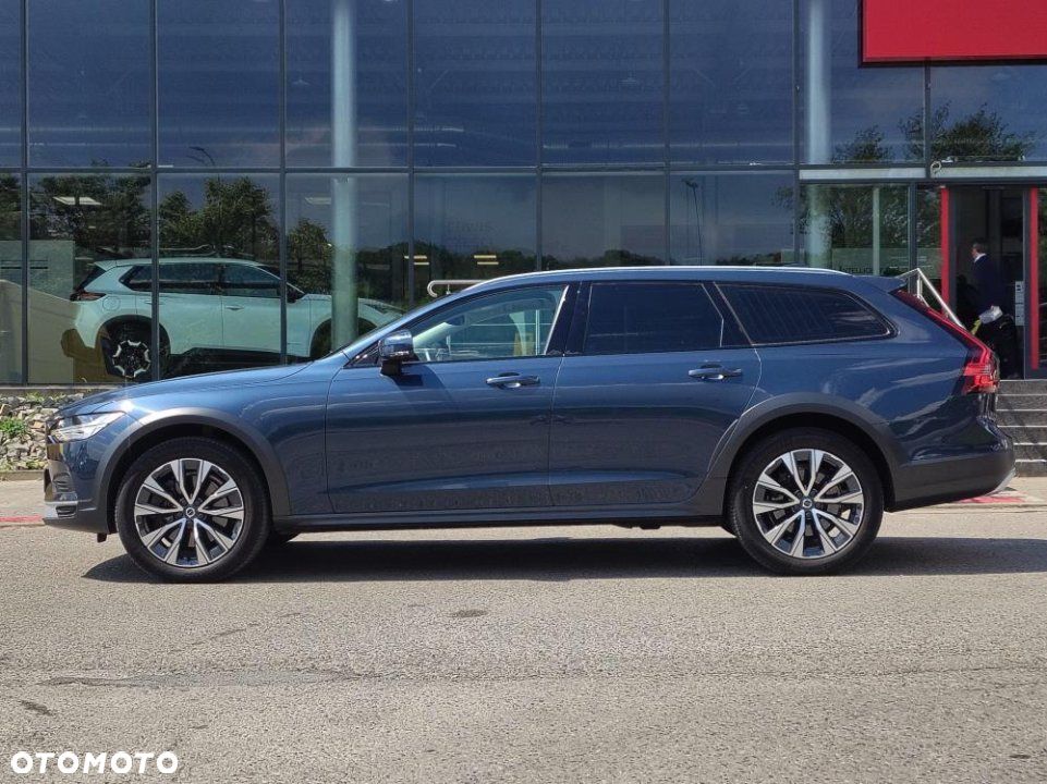 Volvo V90 Cross Country - 8