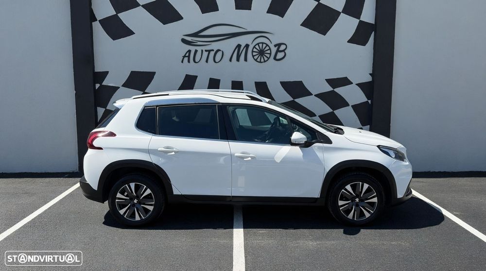 Peugeot 2008 1.2 PureTech Allure EAT6 - 4