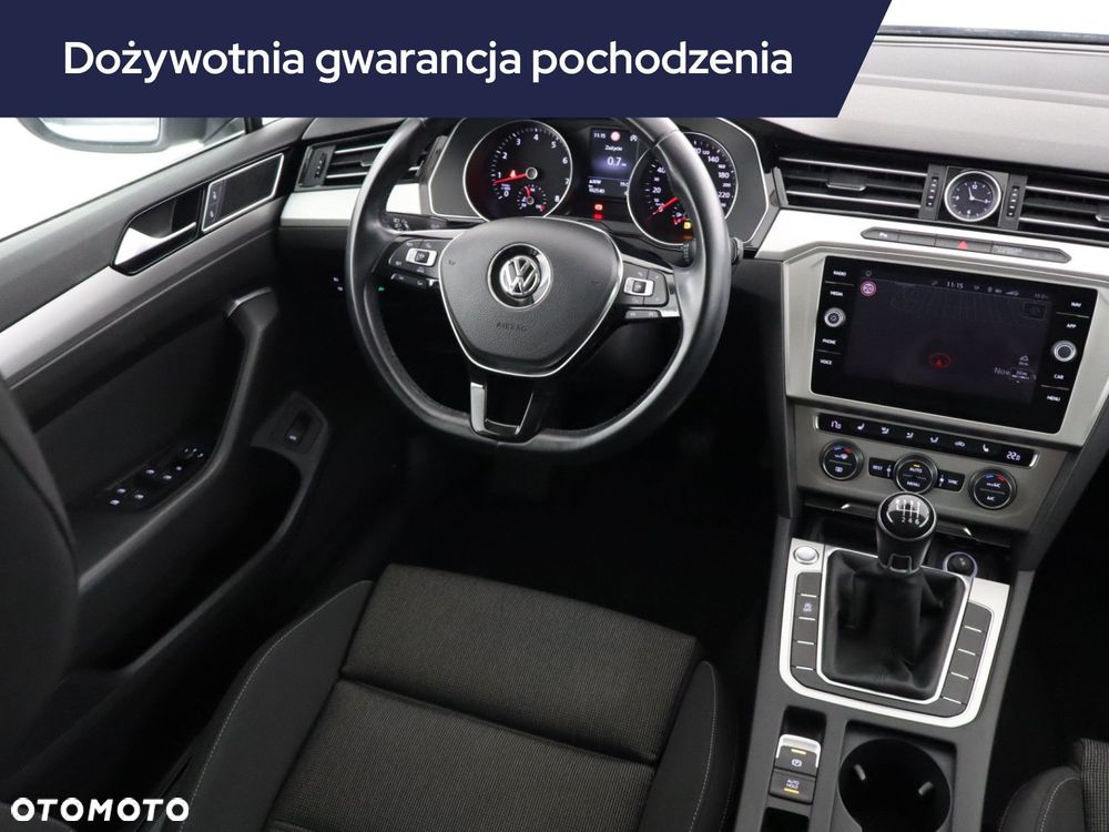 Volkswagen Passat - 9