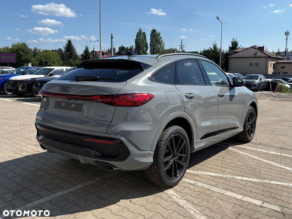 Audi Q5 Sportback - 11