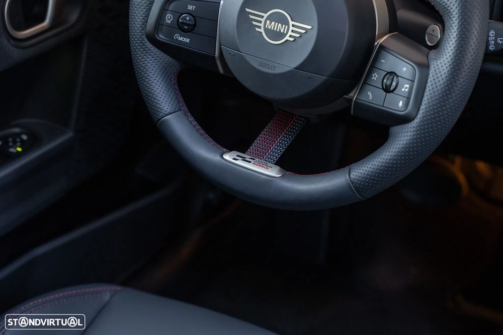 MINI 5 Portas Cooper Premium JCW Auto - 30