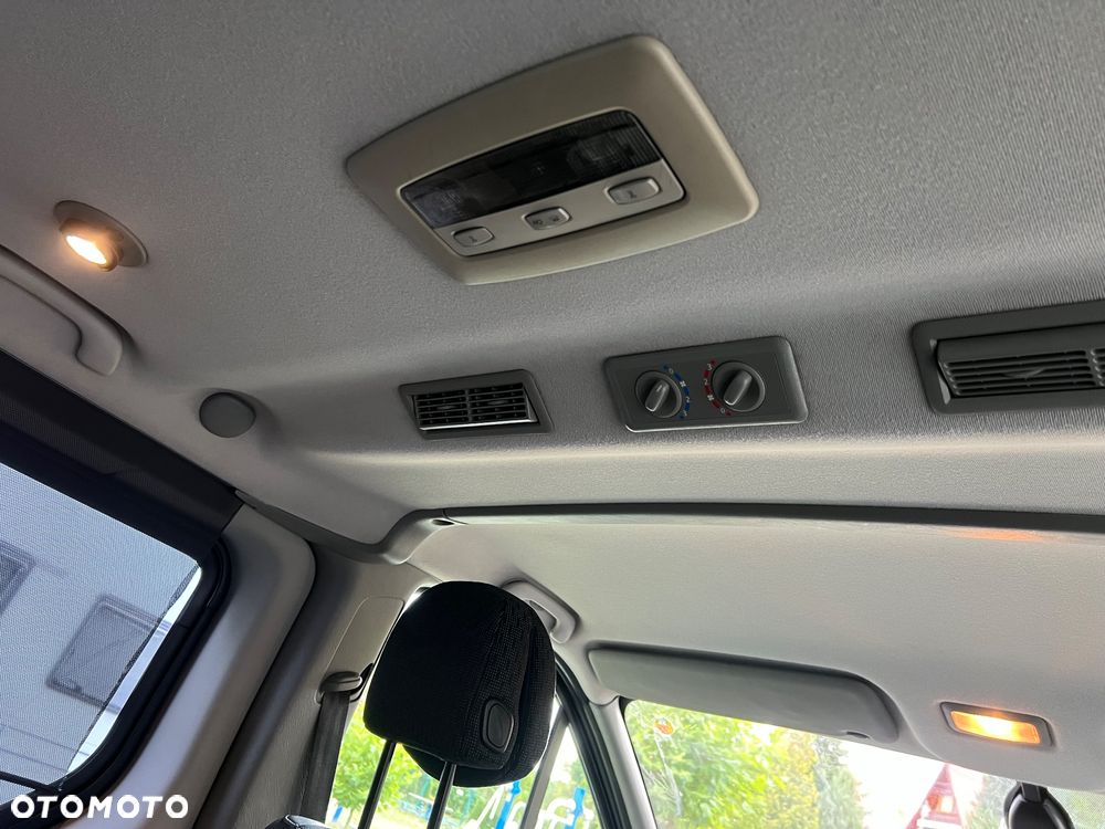Renault Trafic 2.0 dCi 115 Evado - 24