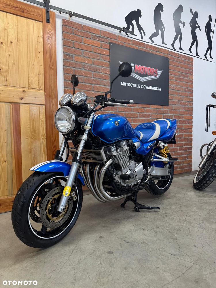 Yamaha XJR - 28
