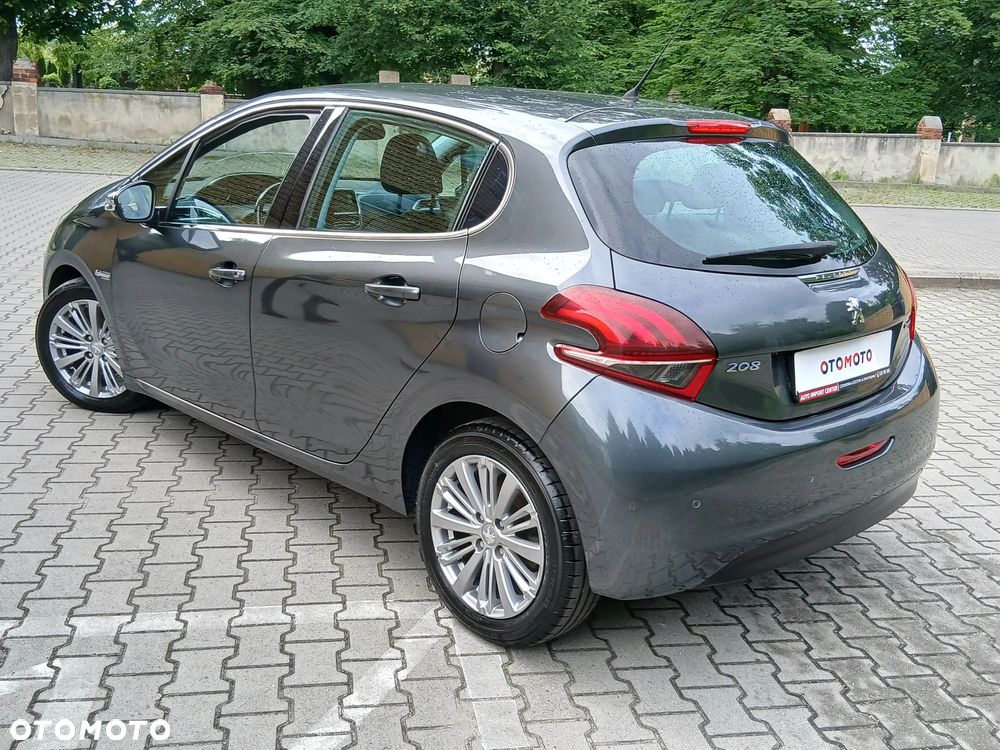 Peugeot 208 - 4