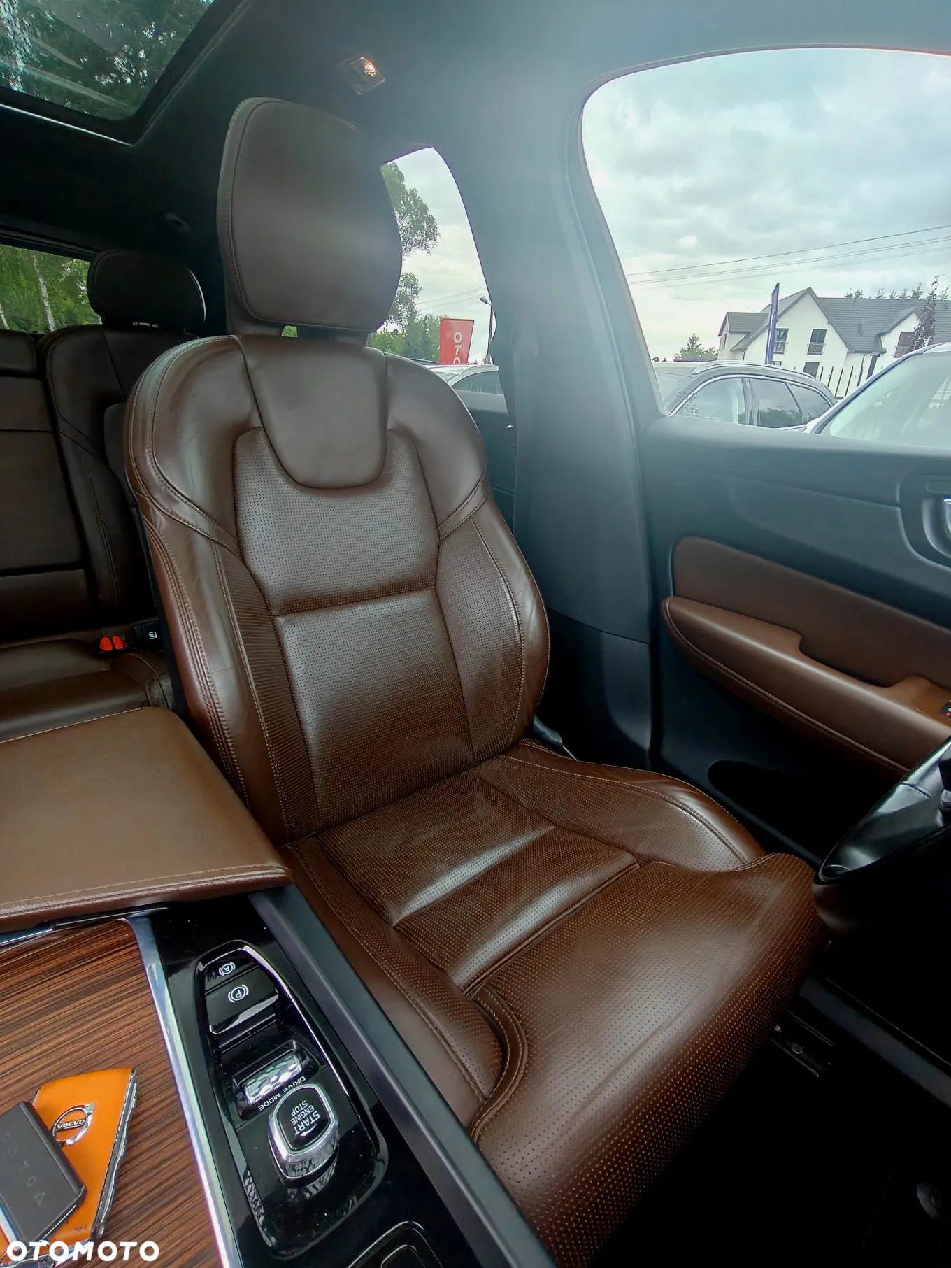 Volvo XC 60 B4 D AWD Geartronic Momentum Pro - 16
