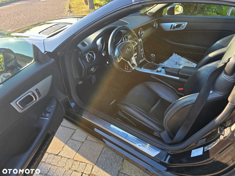 Mercedes-Benz SLK 200 CGI - 15