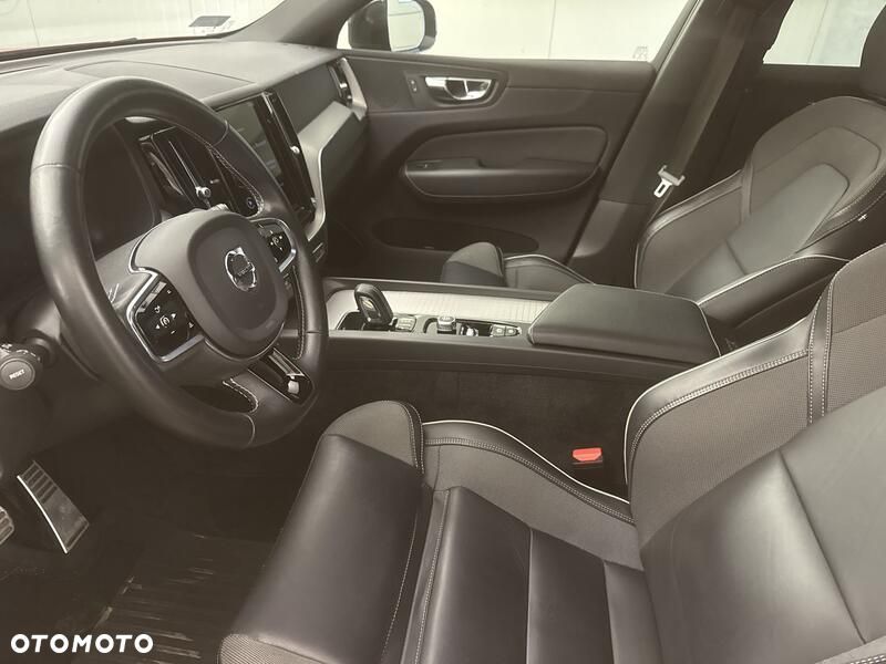 Volvo XC 60 B4 B R-Design - 11