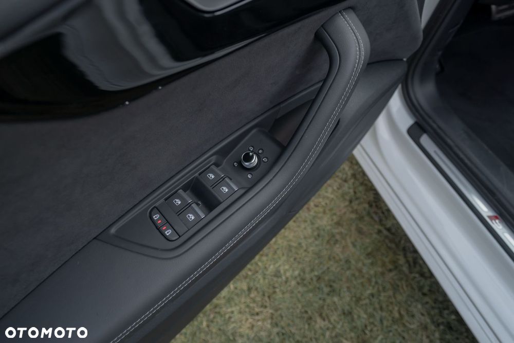 Audi A4 Avant 40 TDI S tronic S line - 12