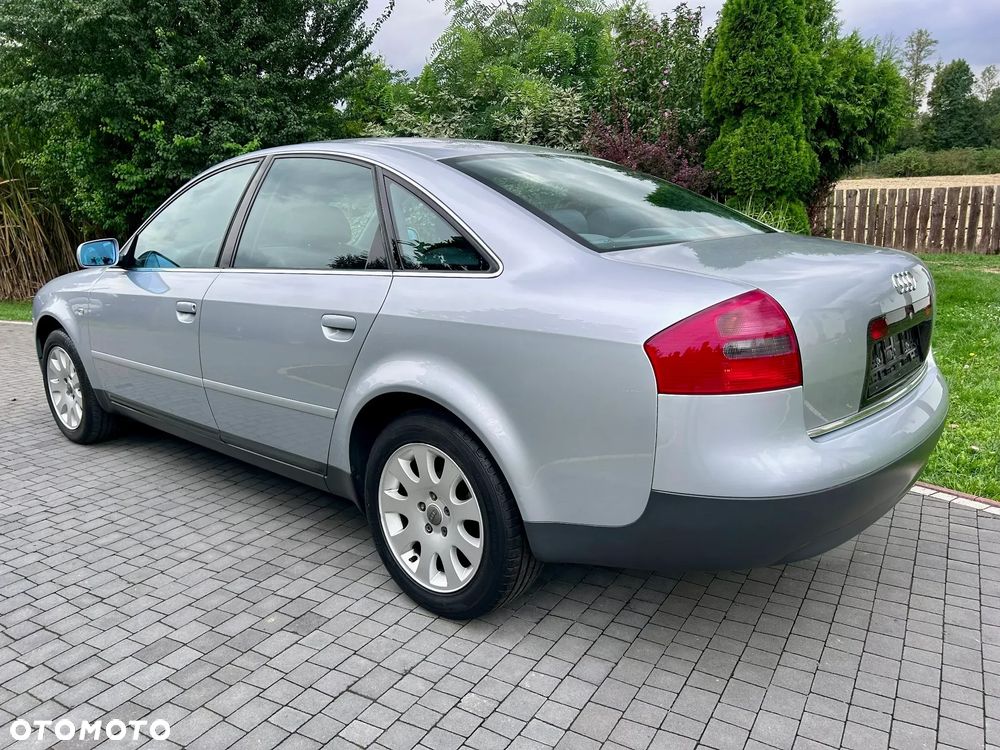 Audi A6 Limousine 2.4 - 12