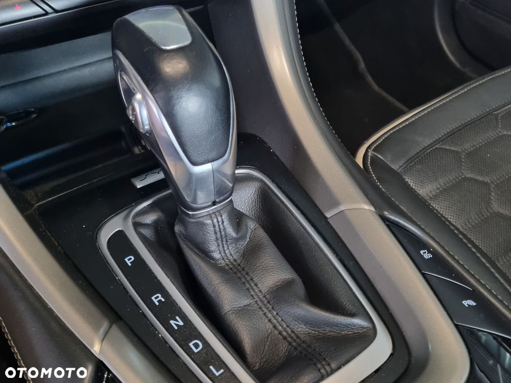 Ford Mondeo Vignale 2.0 Hybrid - 12
