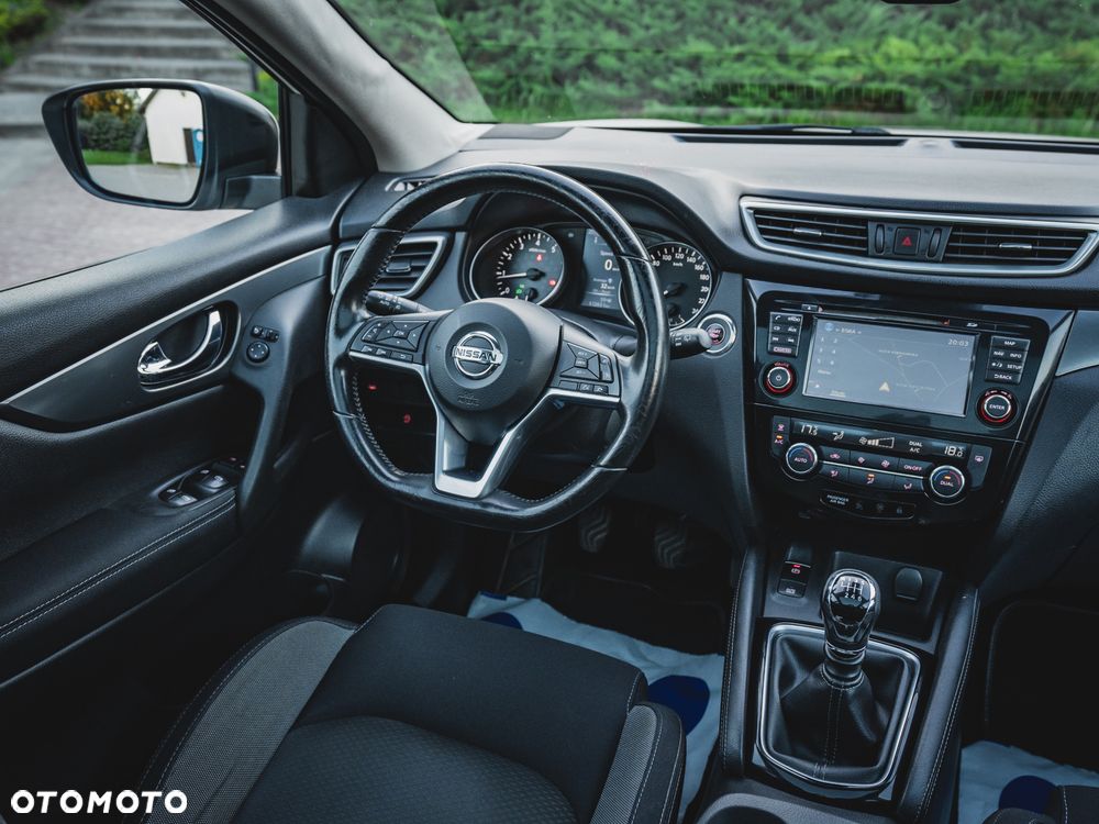 Nissan Qashqai 1.2 DIG-T N-Vision - 28