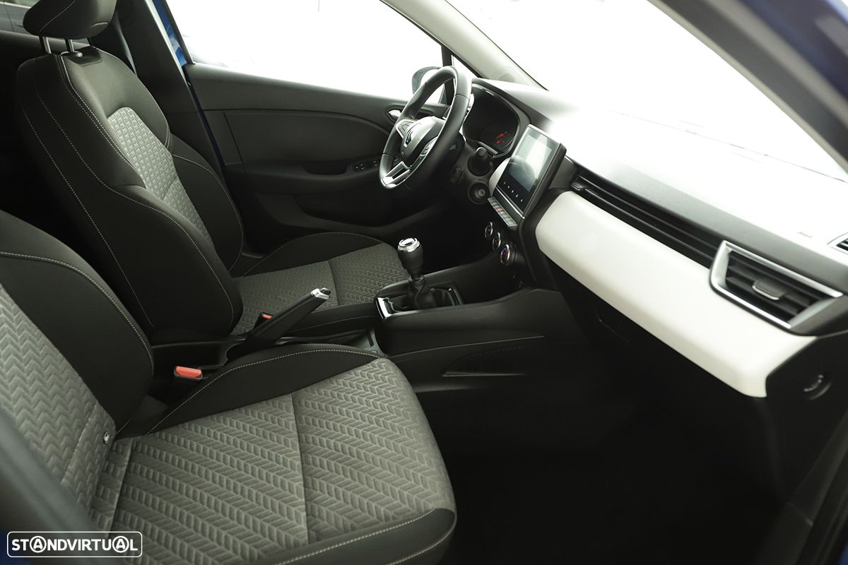 Renault Clio - 23