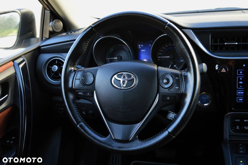 Toyota Auris 1.8 HSD Luna - 21