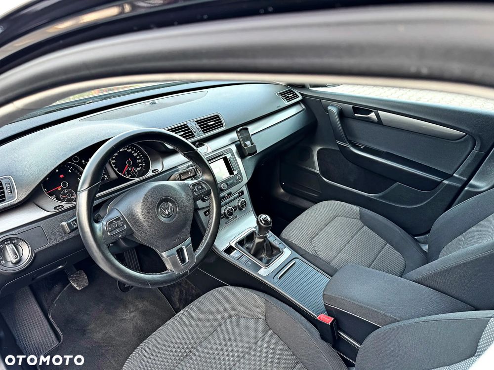 Volkswagen Passat Variant 2.0 TDI BlueMotion Technology Highline - 11