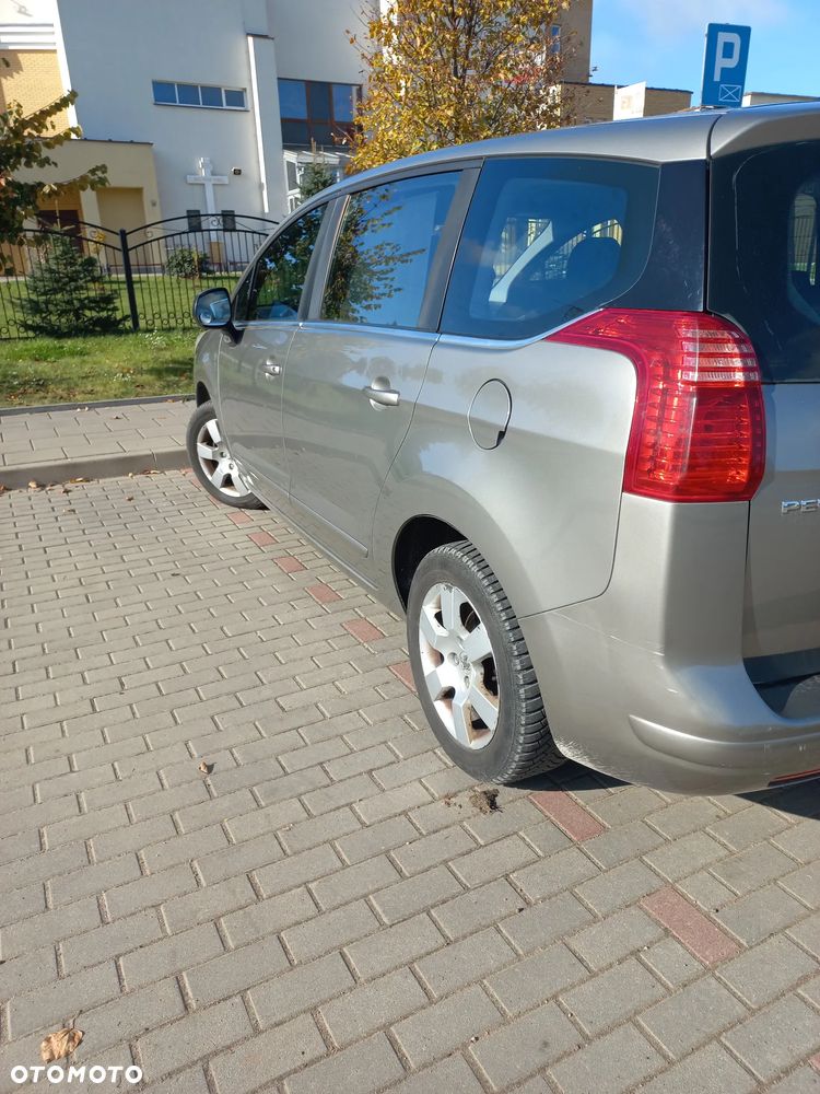 Peugeot 5008 2010 photo 4