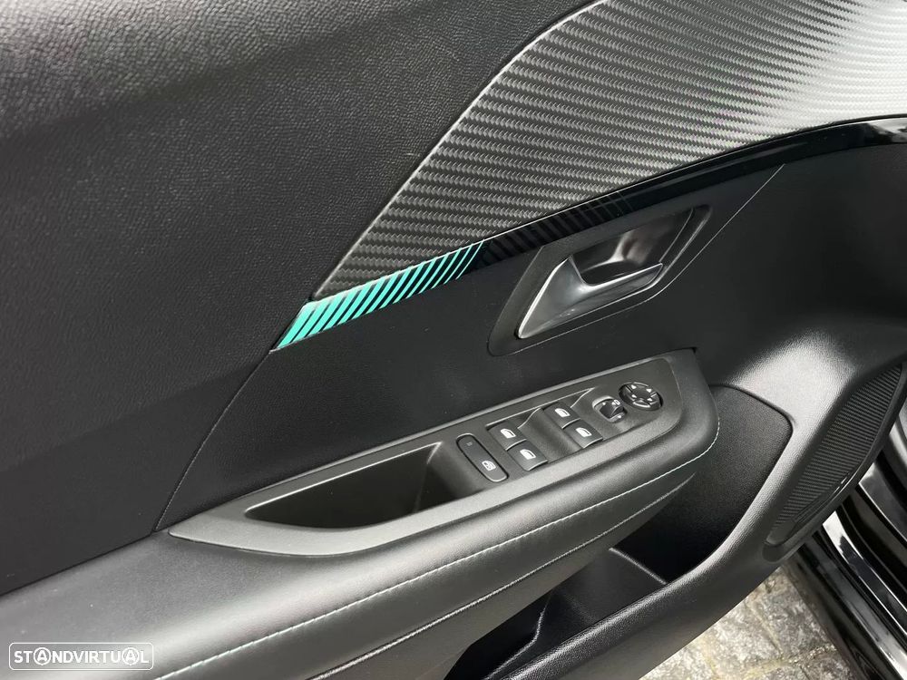 Peugeot 208 1.2 PureTech Allure - 22