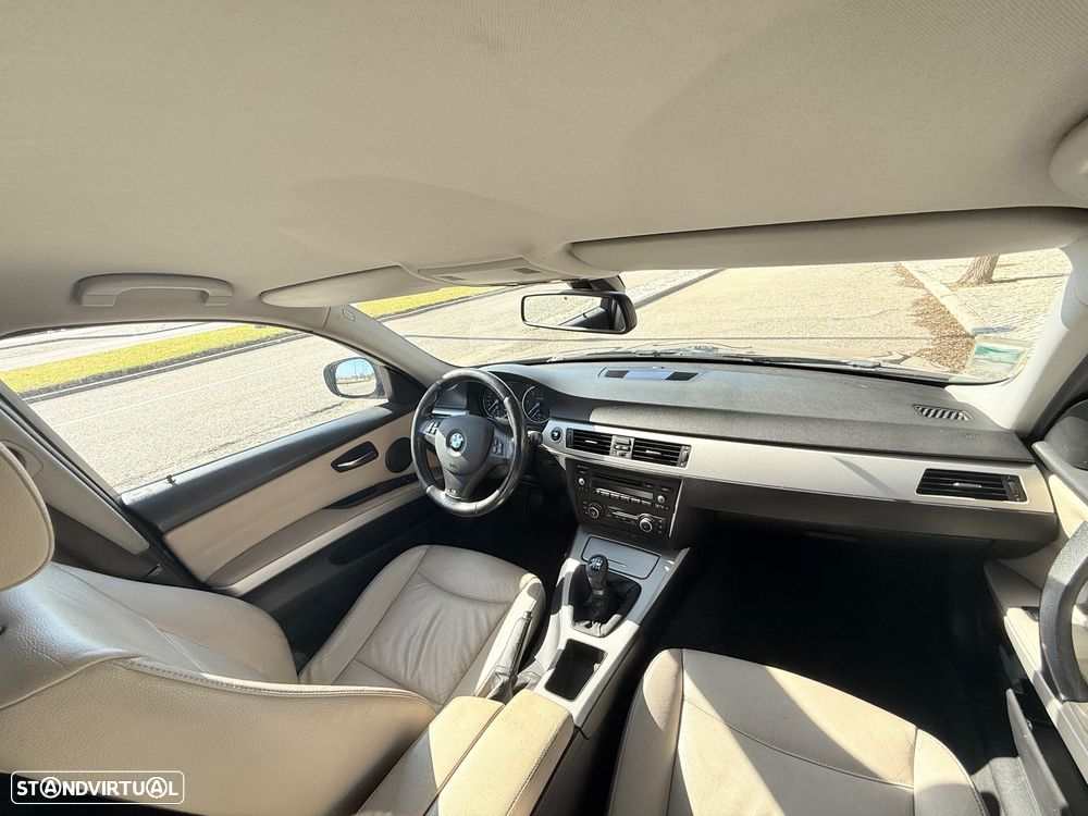 BMW 320 d Line Sport - 12