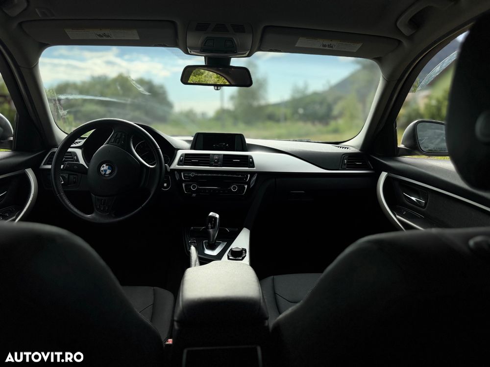 BMW Seria 3 320i Aut. - 10