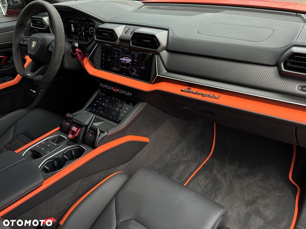 Lamborghini Urus - 16
