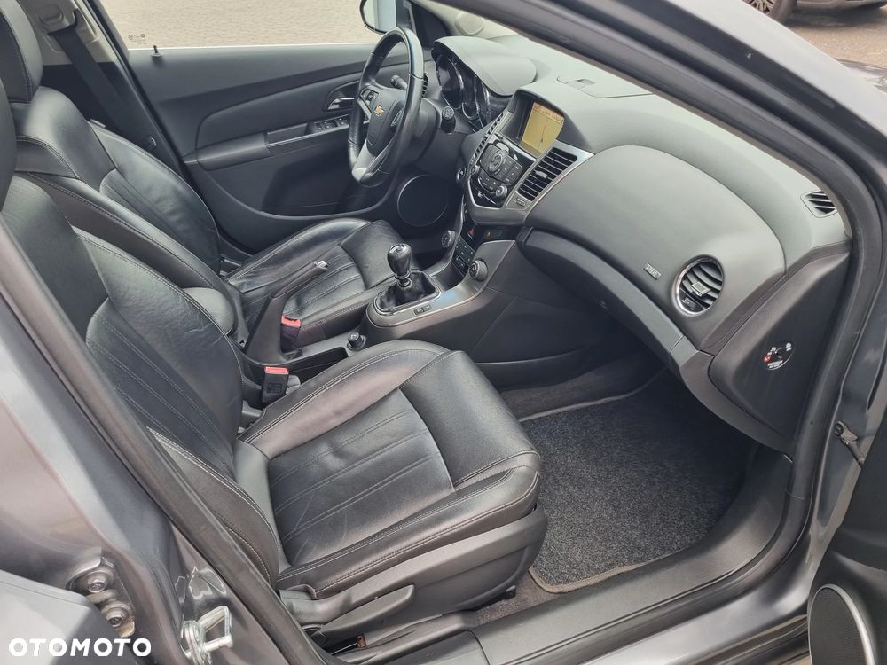 Chevrolet Cruze 1.4T LTZ - 29