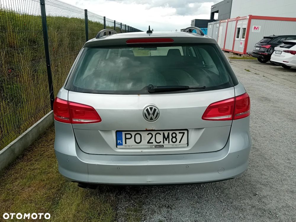 Volkswagen Passat 2.0 TDI Trendline DSG - 4