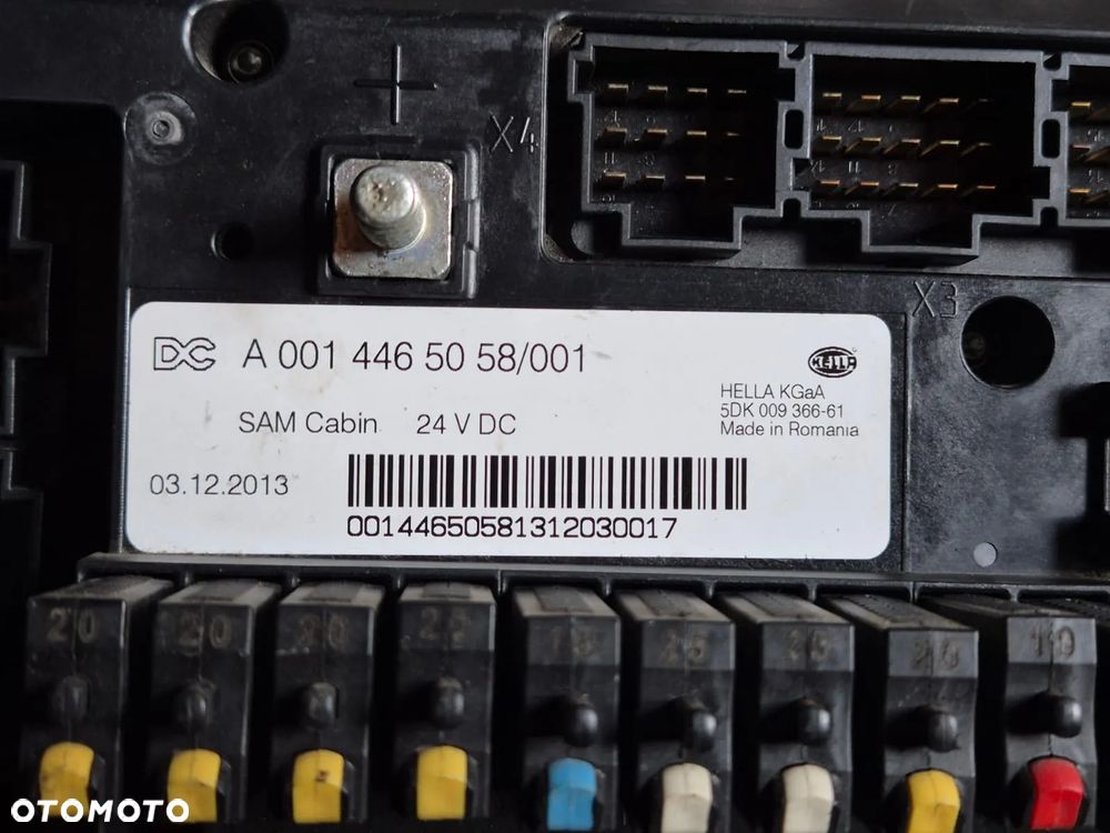 Skrzynka Tablica Modul Plyta bezpiecznikow A0014464858 A0014465058 A0014466858 MERCEDES MP4 - 6