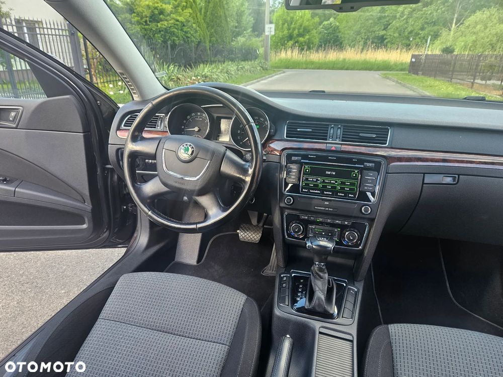 Skoda Superb 2.0 TDI DSG Elegance - 24