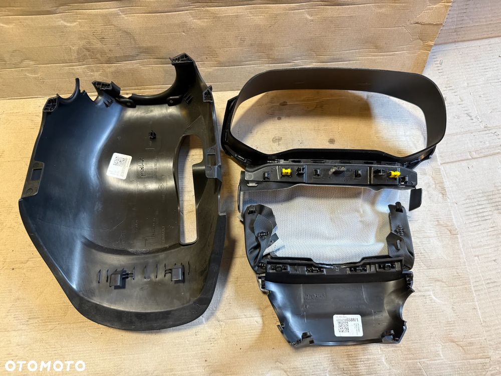 Obudowa kolumny ramka licznika Renault Captur II 682409204R 484718933R 484727329R OE - 2