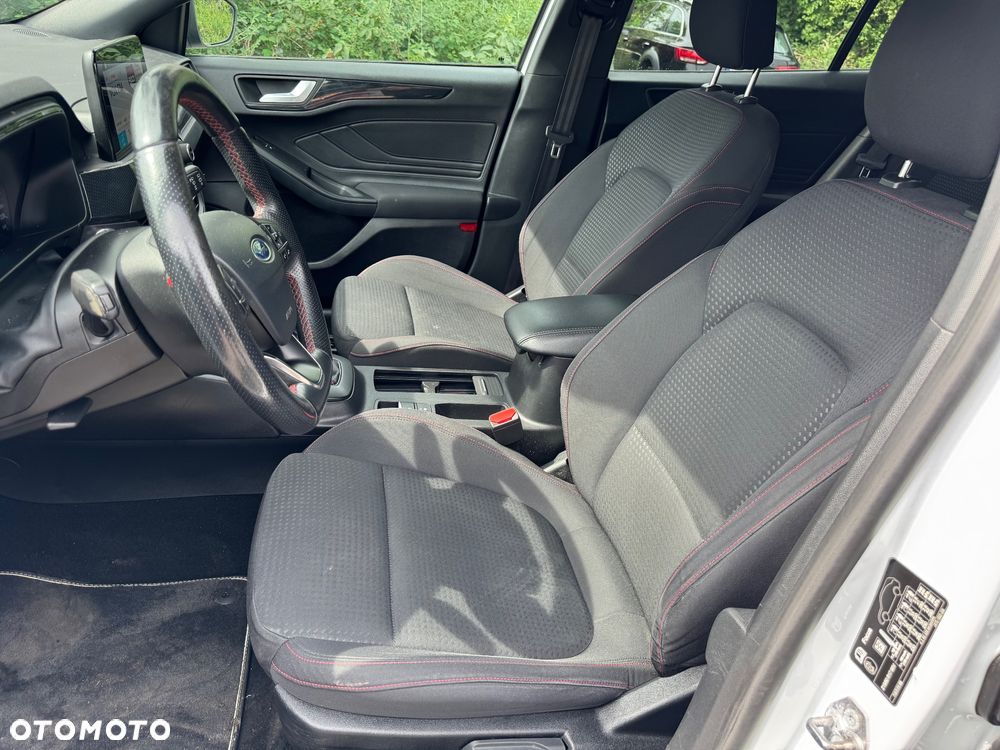 Ford Focus 1.5 EcoBlue Start-Stopp-System ST-LINE DESIGN - 21