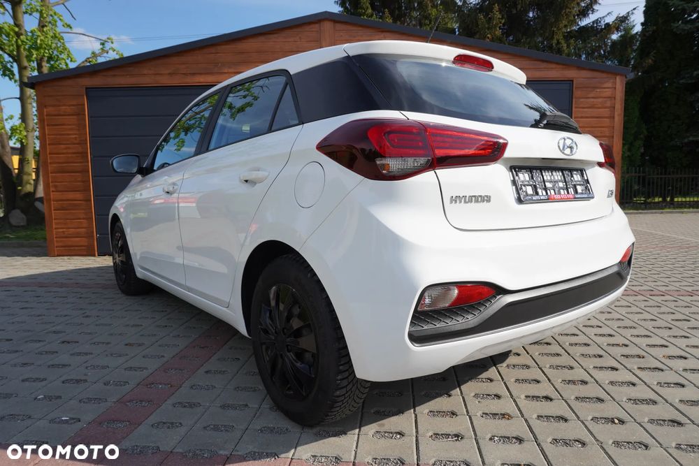 Hyundai i20 blue 1.2 Classic - 14