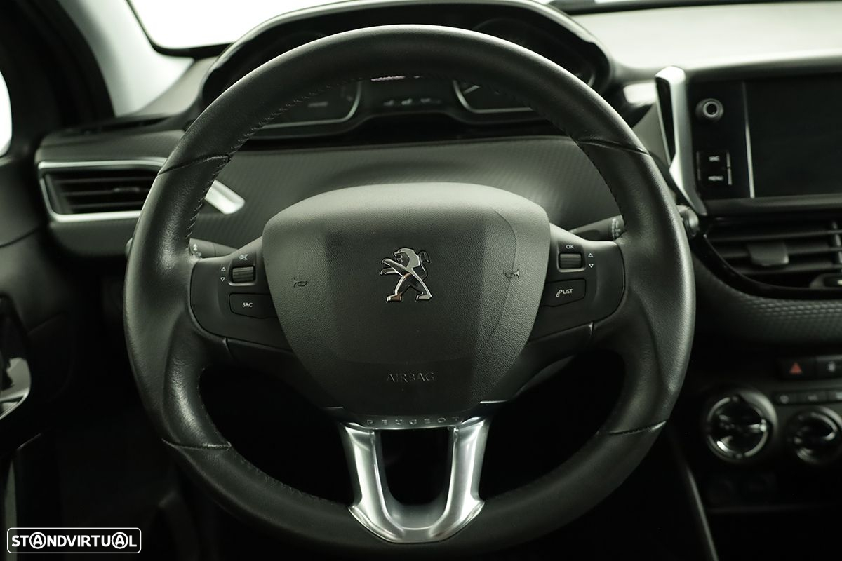 Peugeot 208 1.2 PureTech Signature - 14
