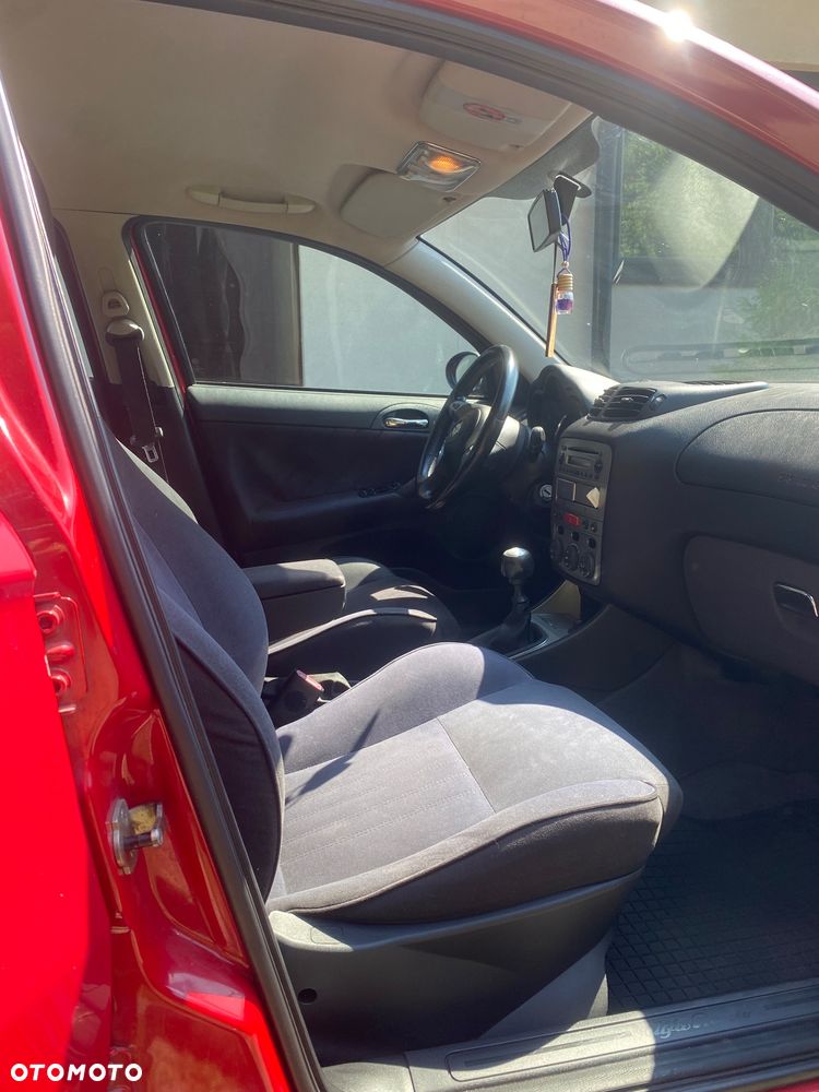 Alfa Romeo 147 1.9 JTDM 8V - 22