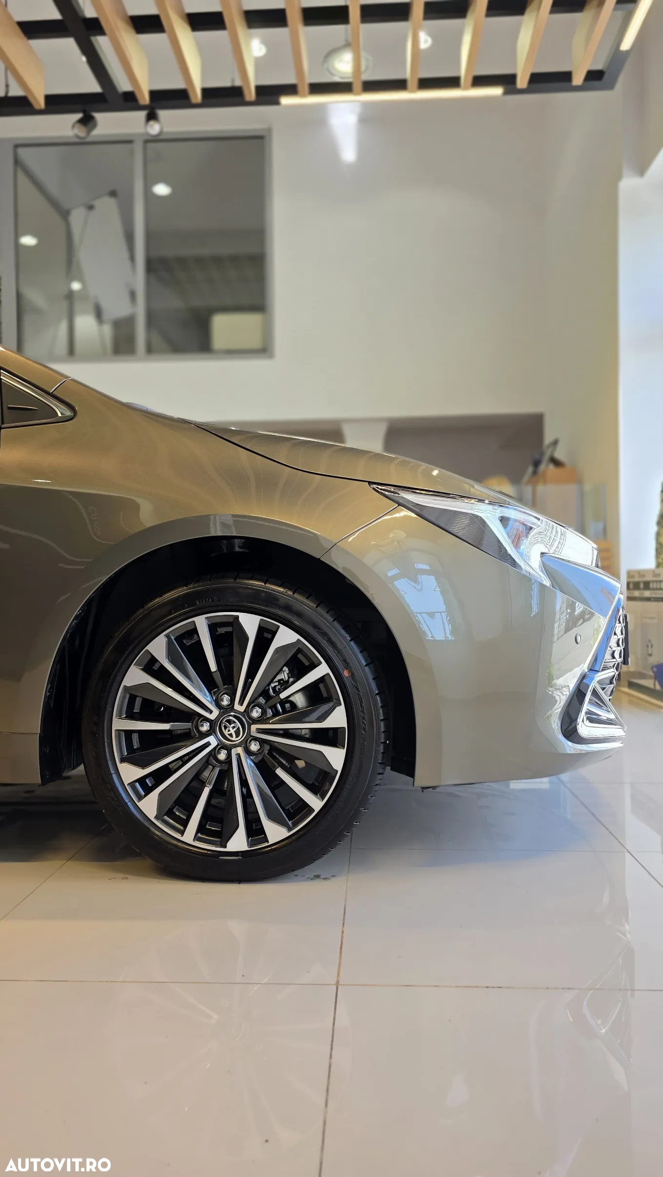 Toyota Corolla 1.8 HSD Dynamic - 5