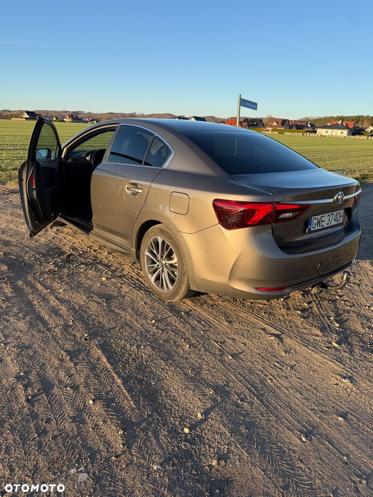 Toyota Avensis 1.8 Premium - 3