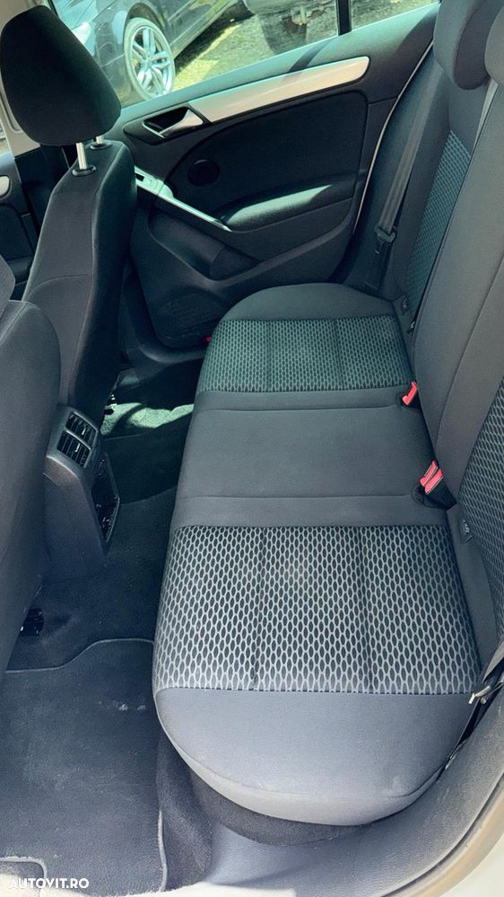Volkswagen Golf - 14