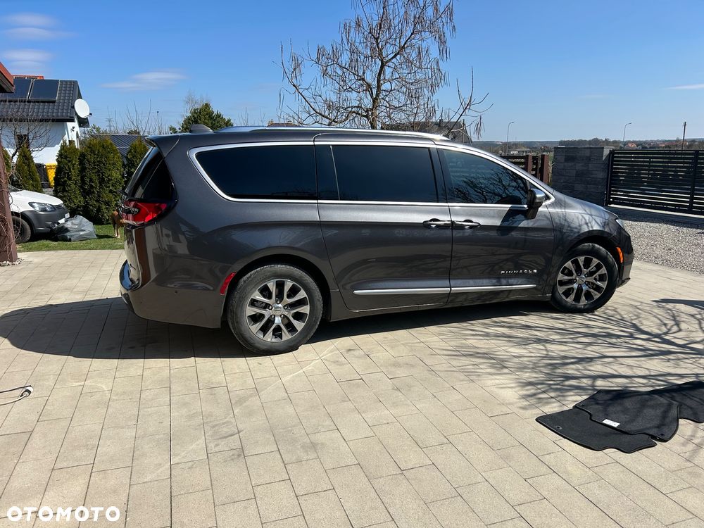 Chrysler Pacifica - 8