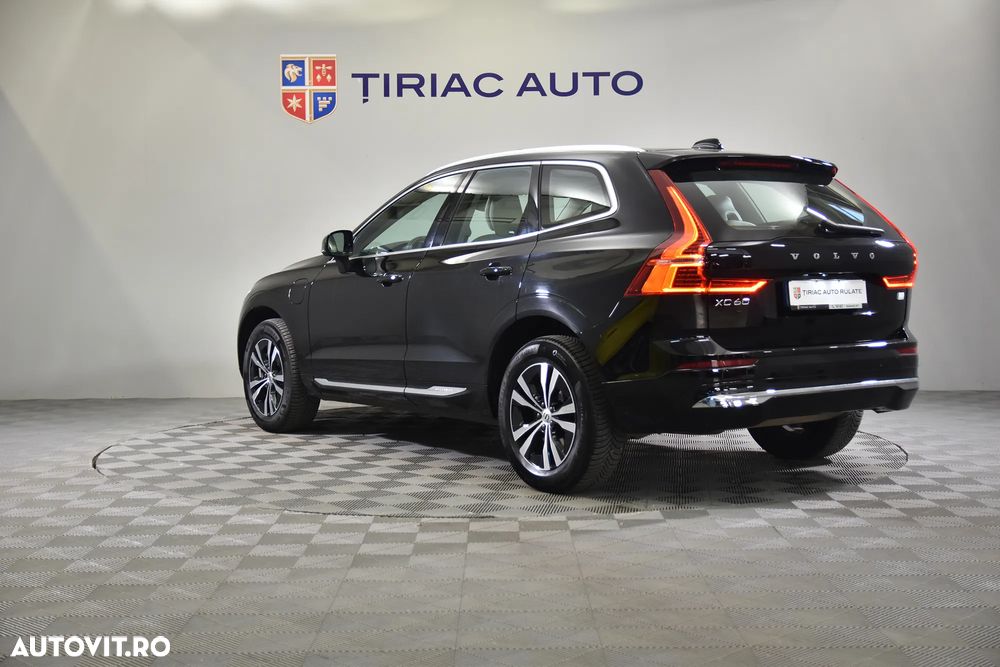 Volvo XC 60 T6 AWD Recharge Geartronic Inscription - 4