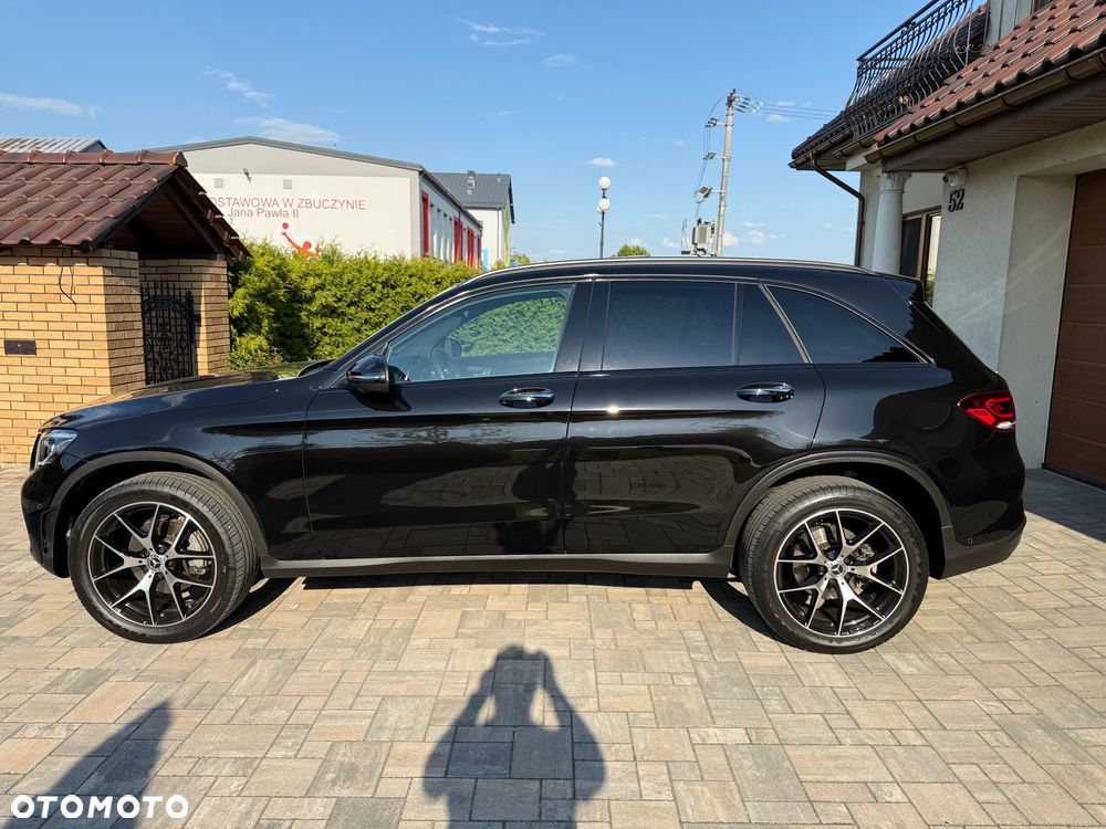 Mercedes-Benz GLC 300 4Matic 9G-TRONIC AMG Line Plus - 32