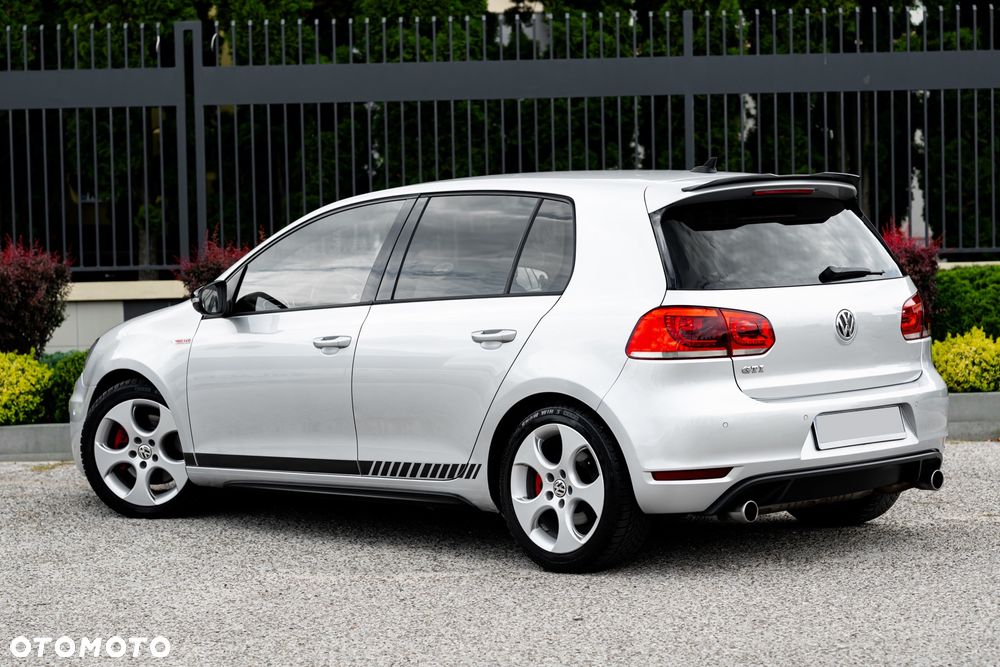 Volkswagen Golf 2.0 GTI - 11